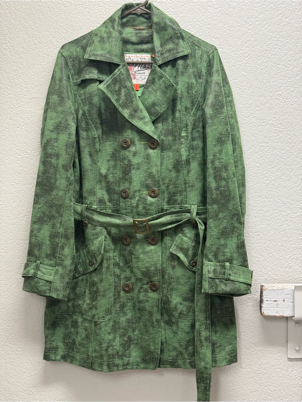NTS Double-Breasted Green Trench Coat with Belt pit 19,L 36 LARGE